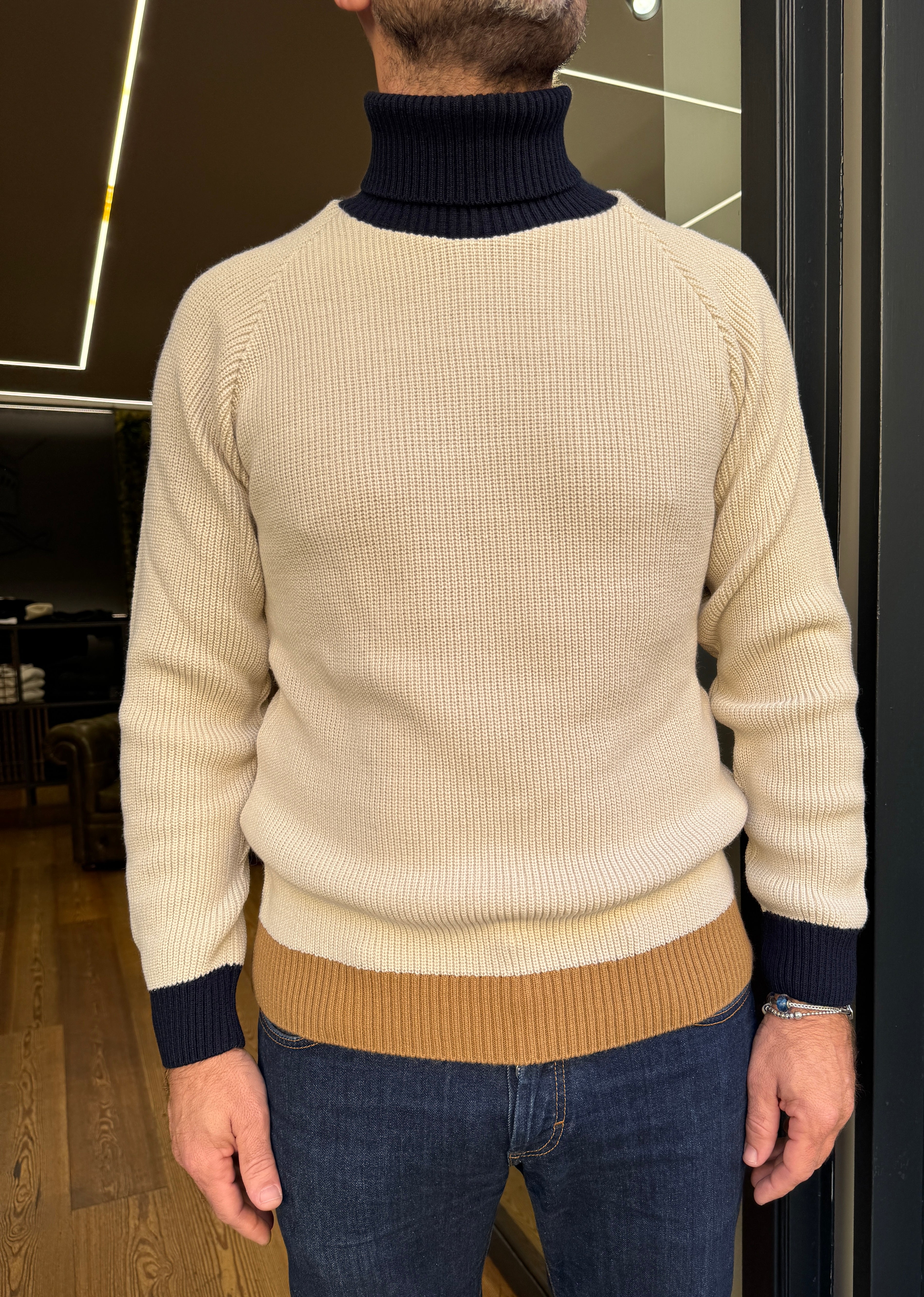 Bernese Milano: Tommy- Dolcevita in lana