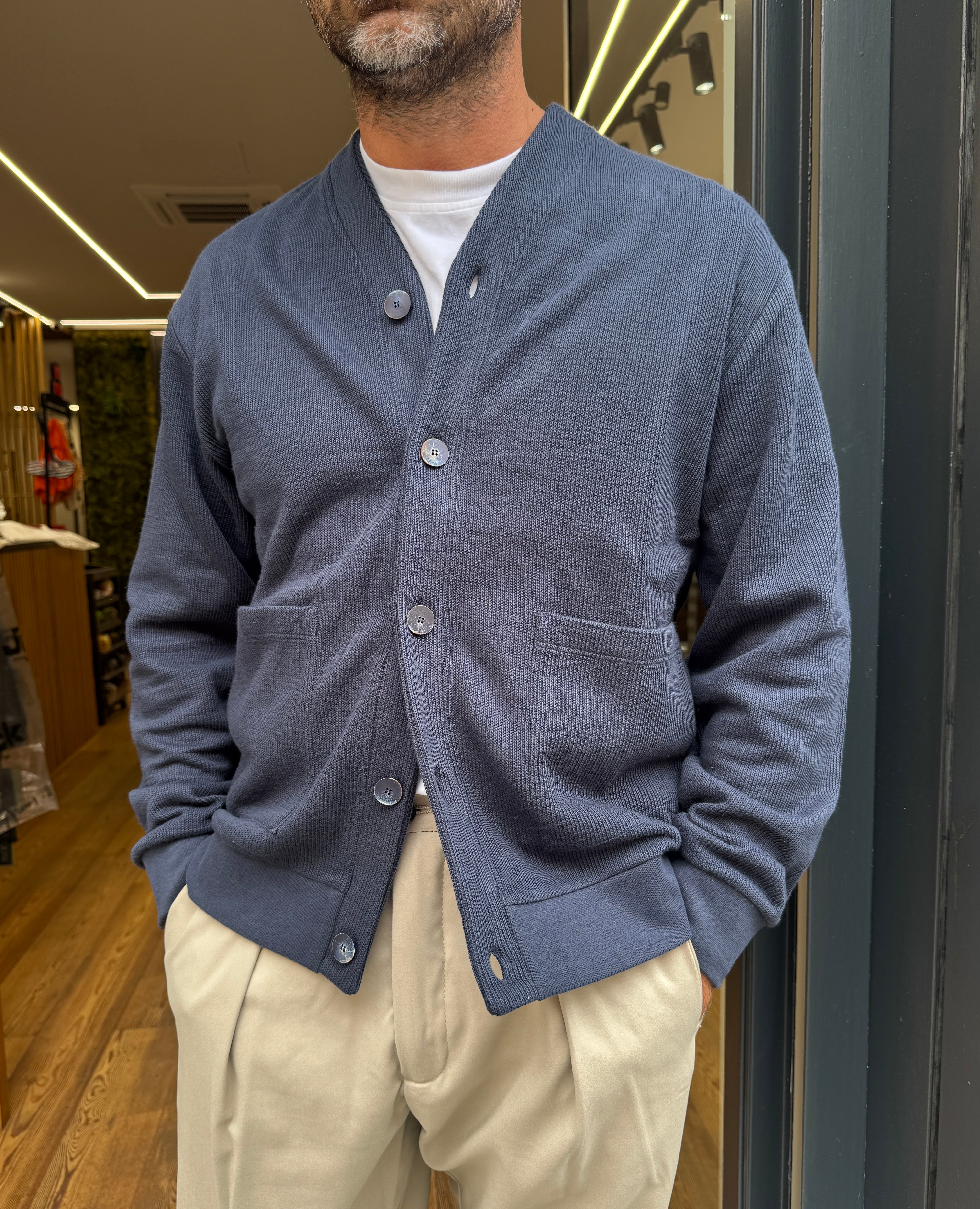 WOC: Cardigan regular con bottoni