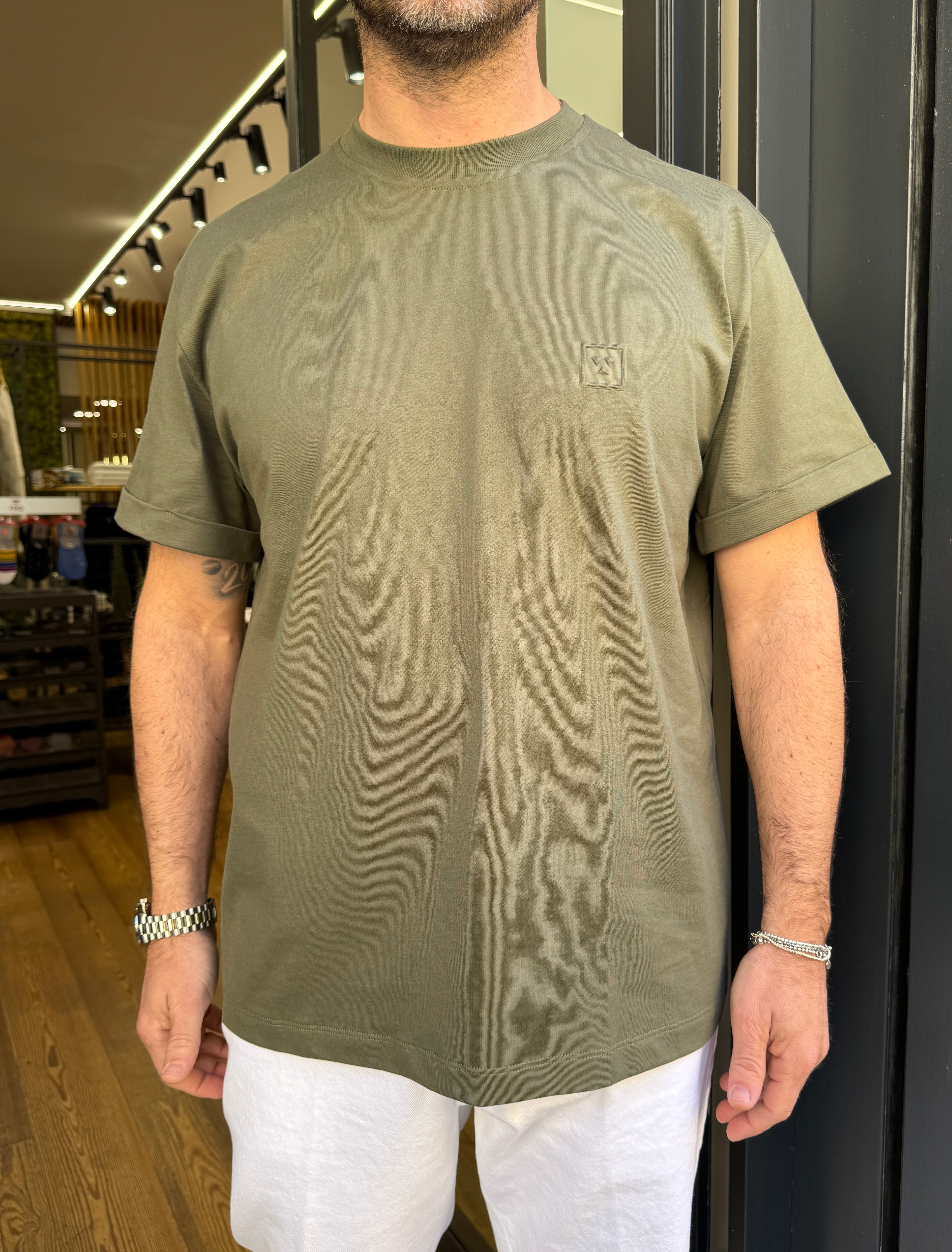 Woc_Brand: Barcellona- T- shirt oversize c/ risvolto