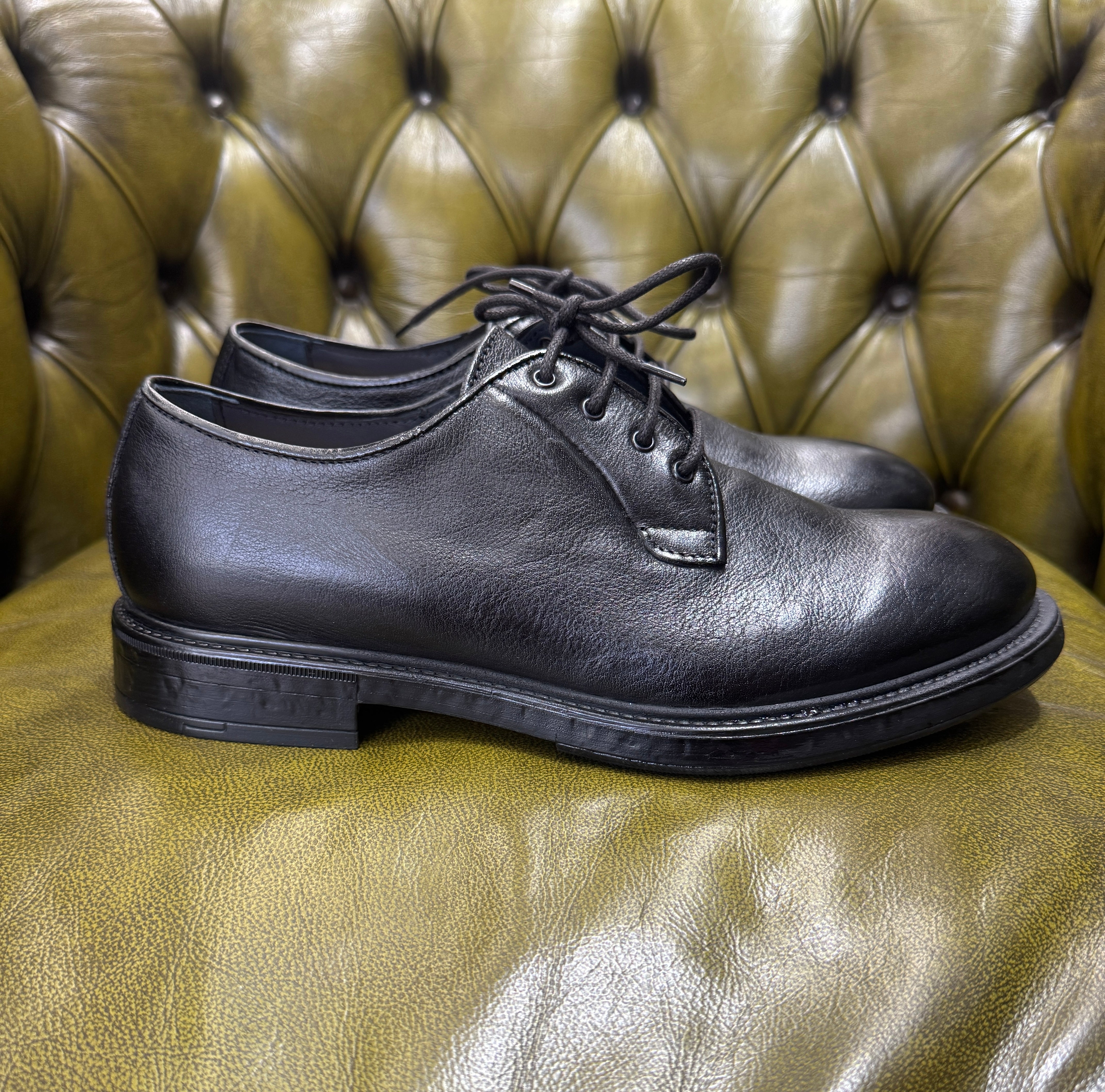 F.lli Rennella: Allacciata in Pelle