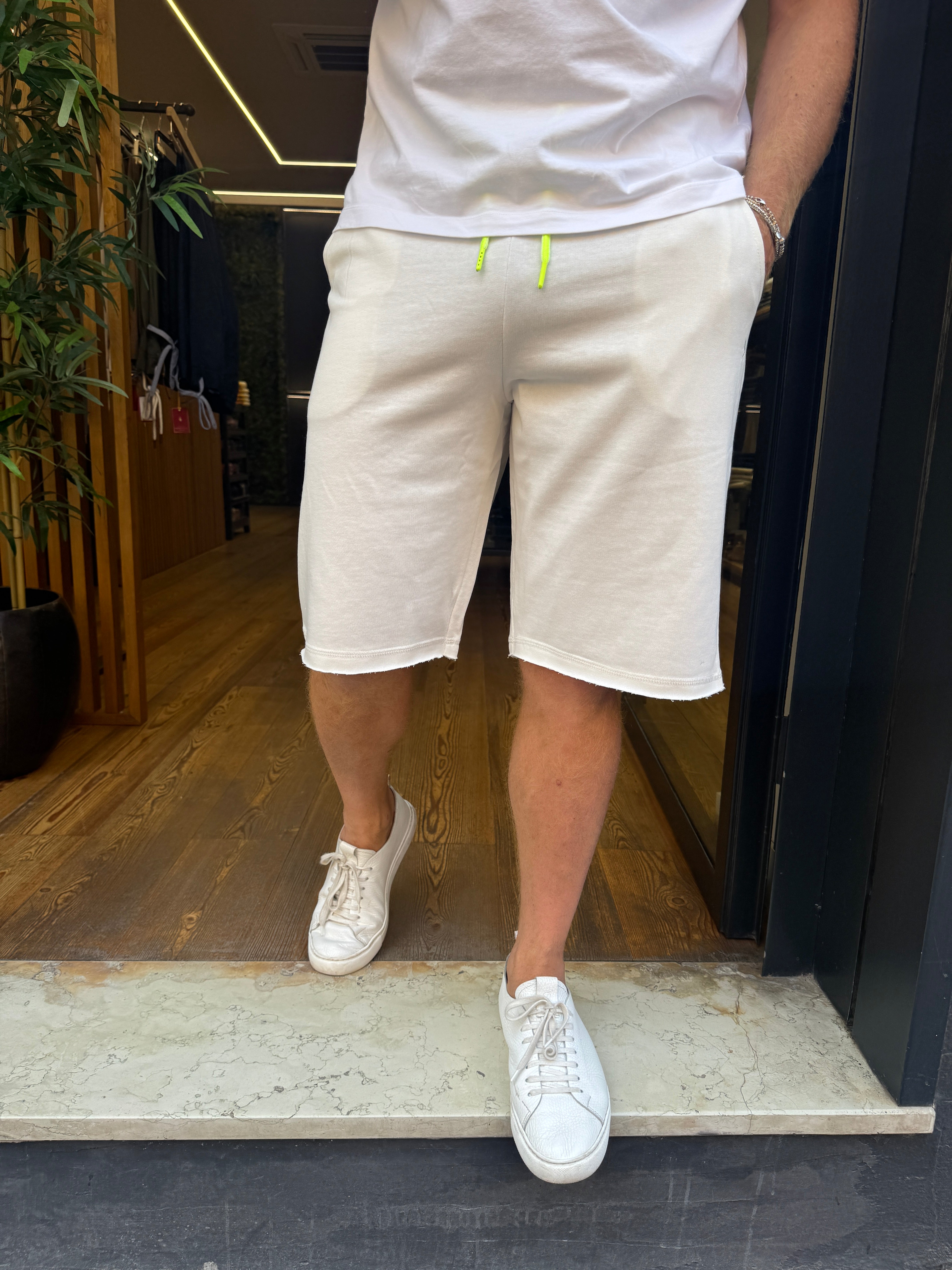 Trez- Frisko: Bermuda in felpa