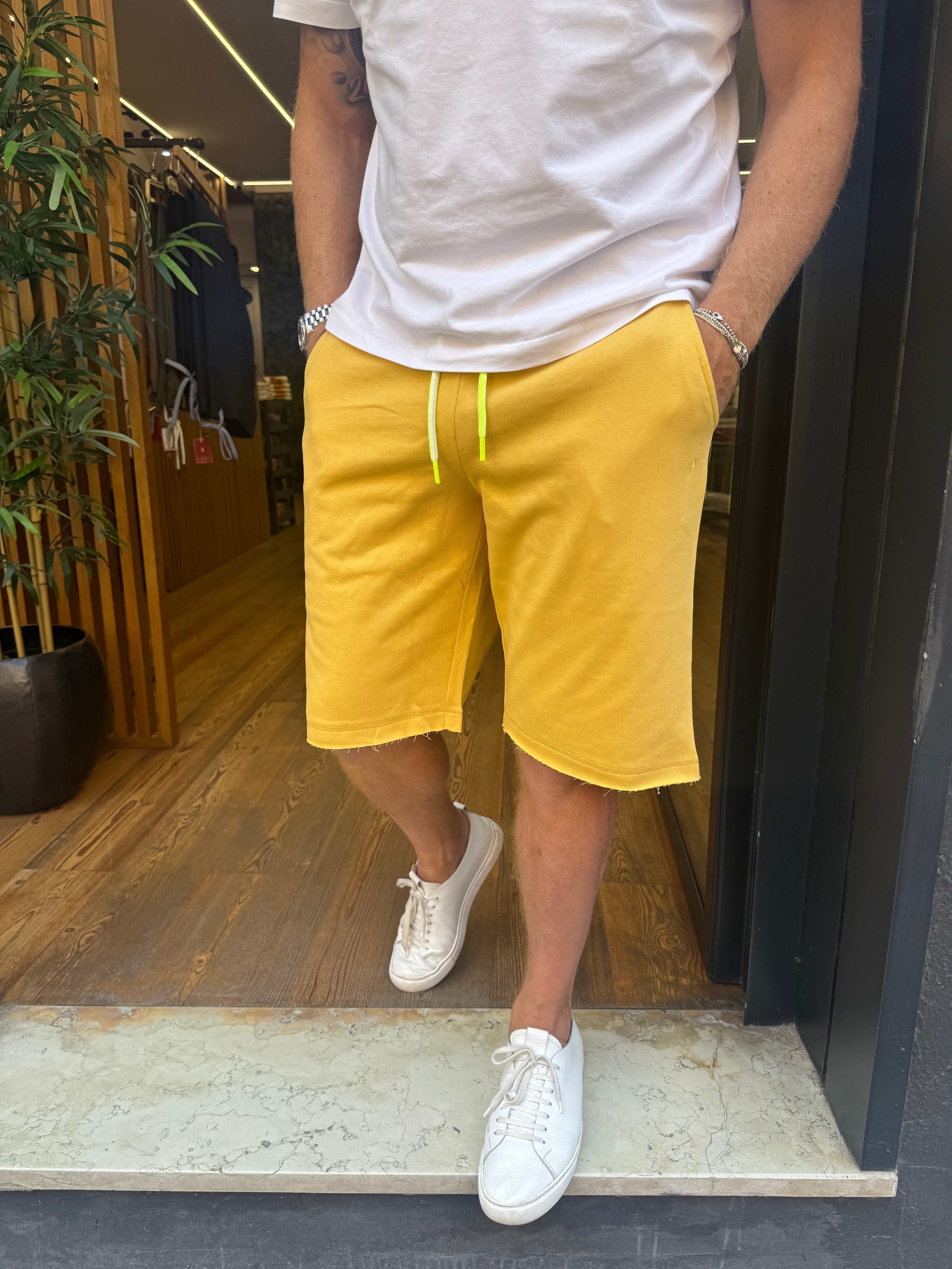 Trez- Frisko: Bermuda in felpa