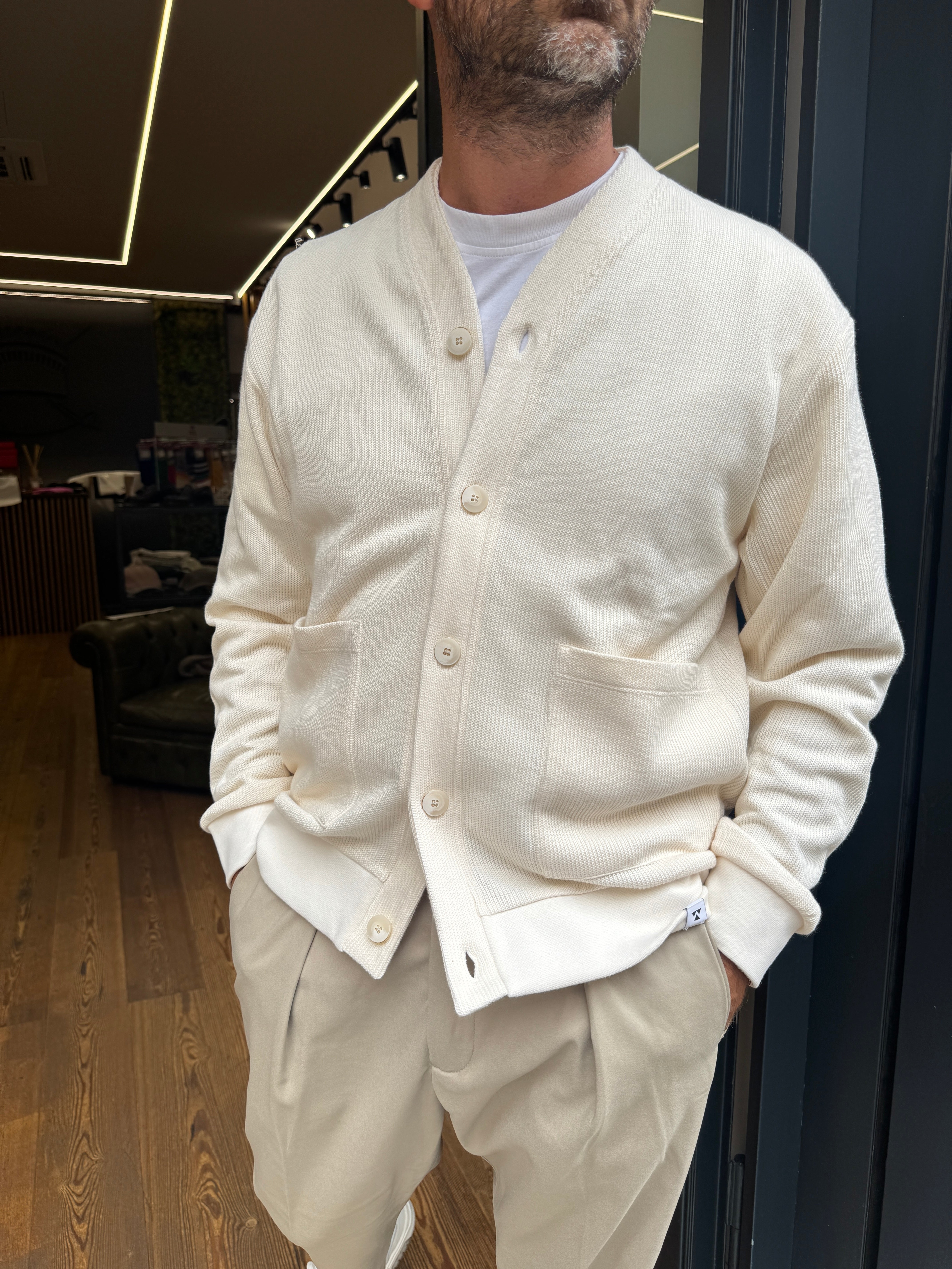 WOC: Cardigan regular con bottoni