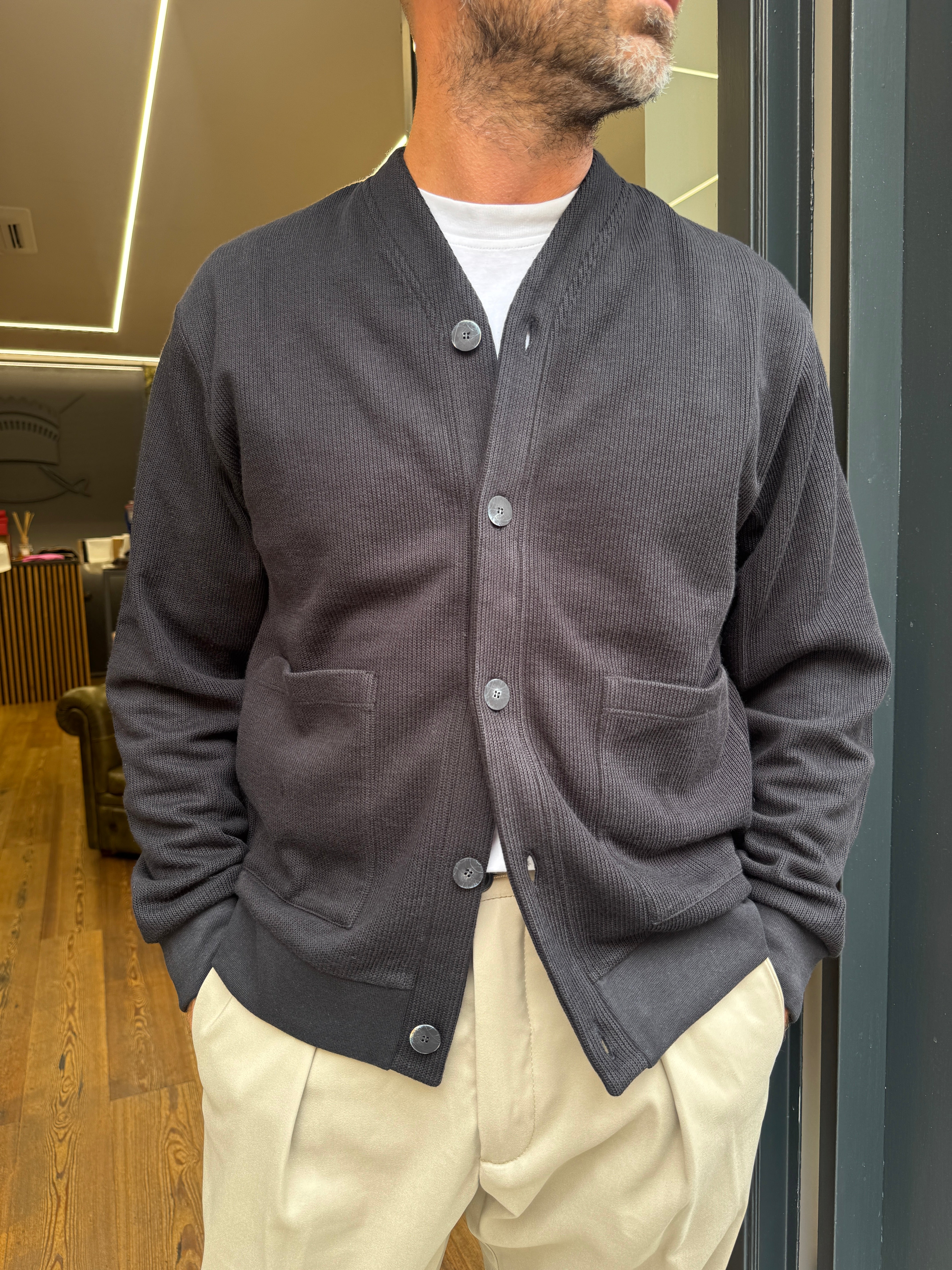 WOC: Cardigan regular con bottoni