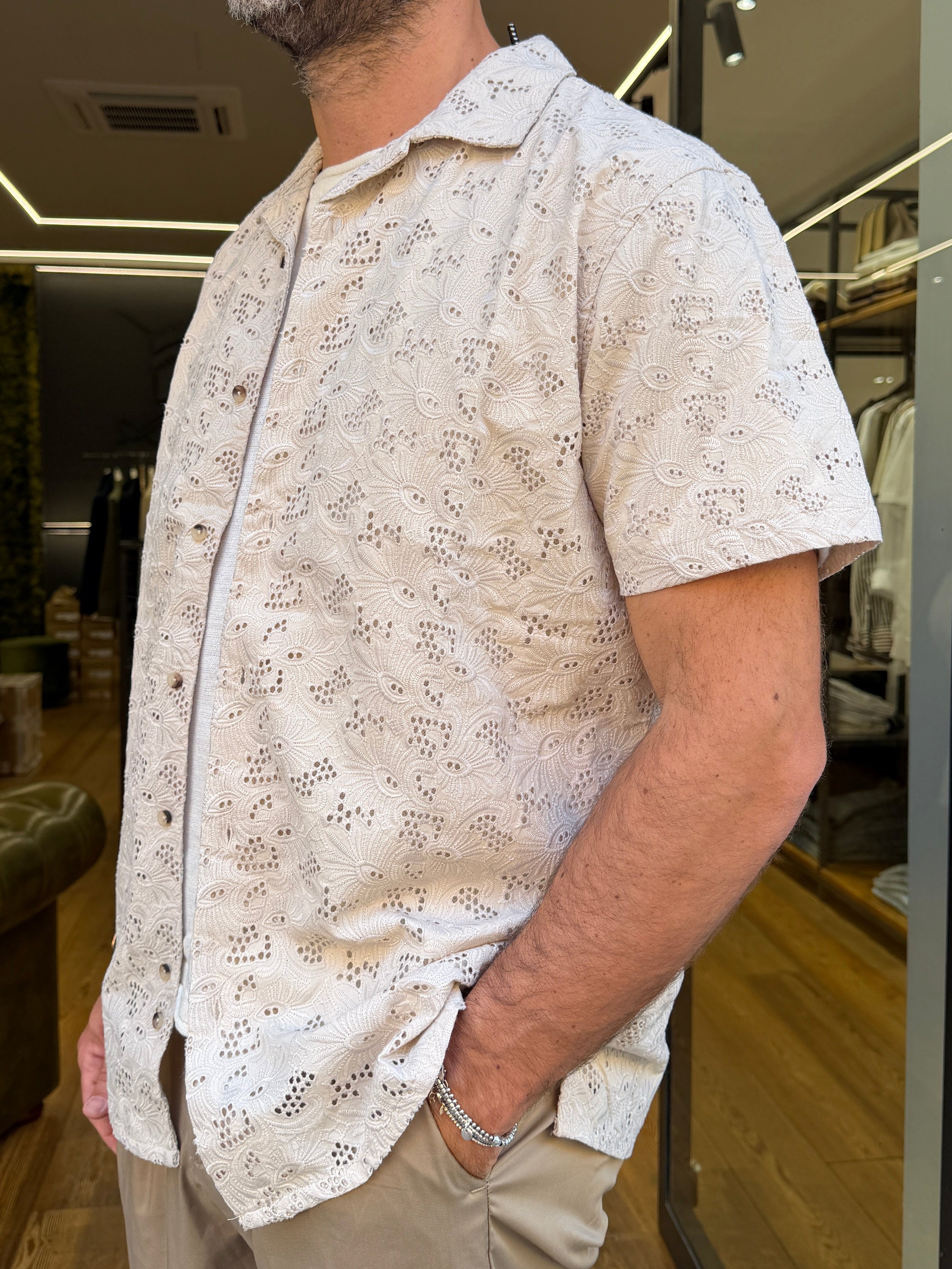Trez: Cocco- Camicia traforata