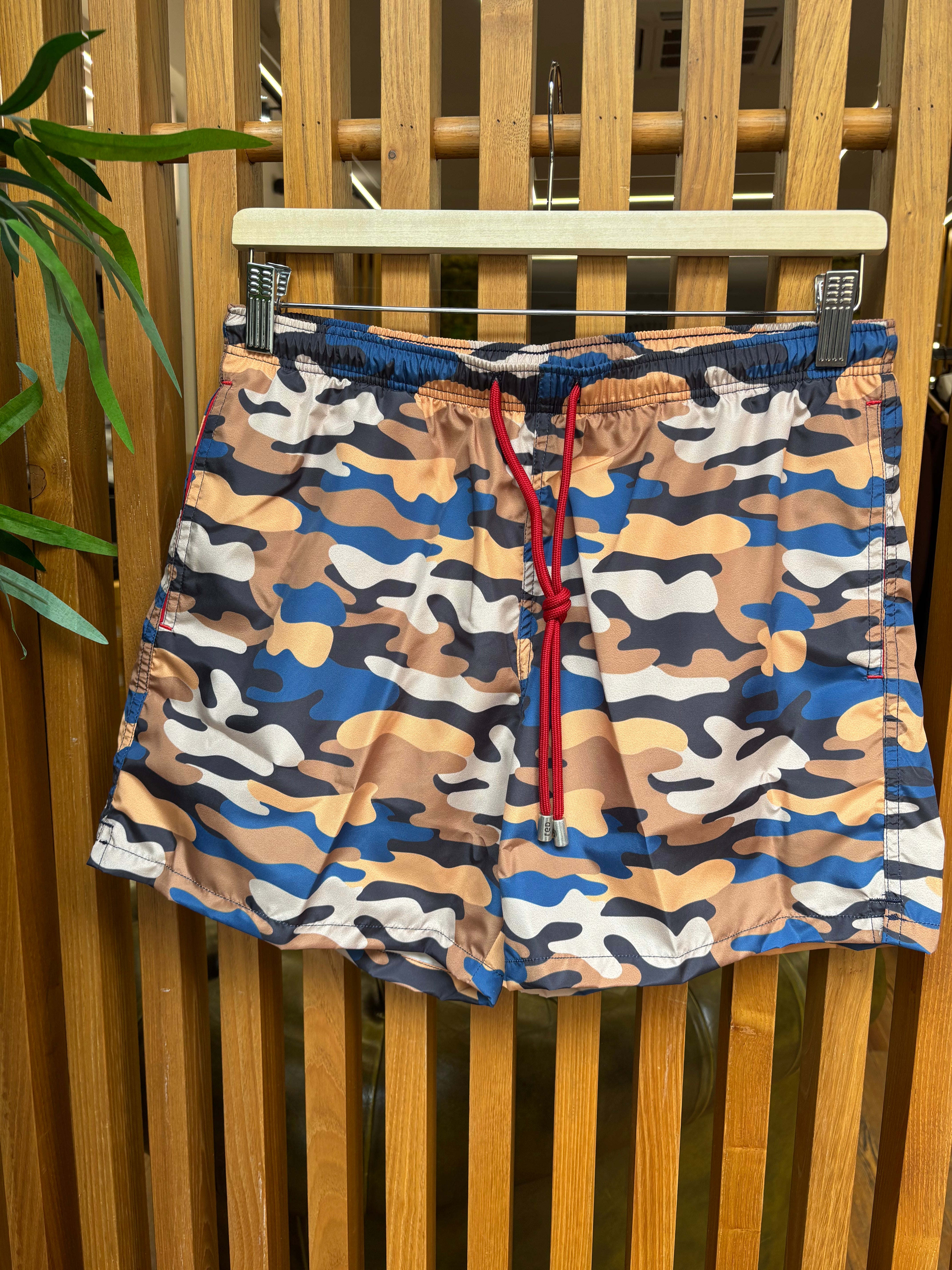 RED: Costume Camouflage