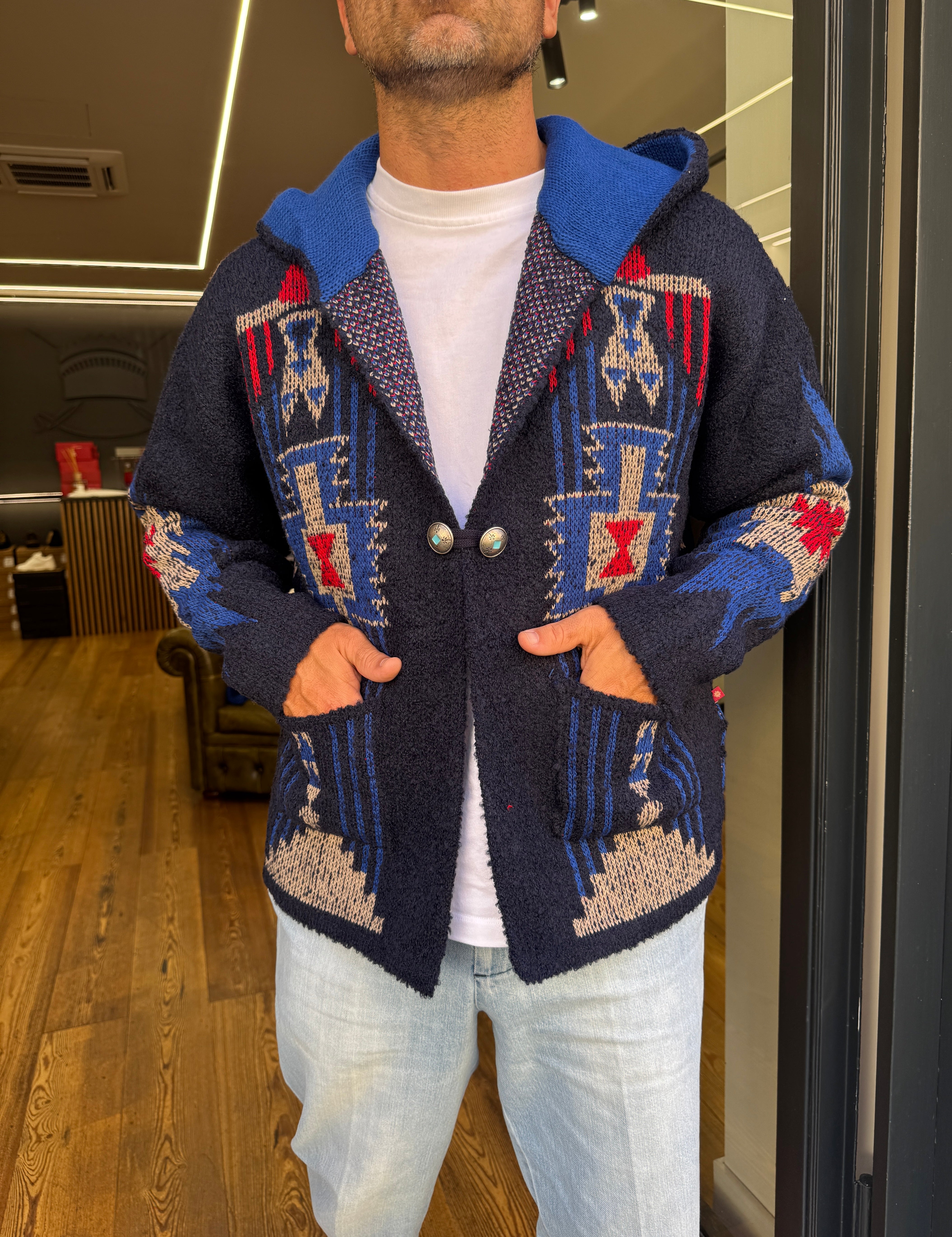 Telacruda: Navajo Poncho overfit