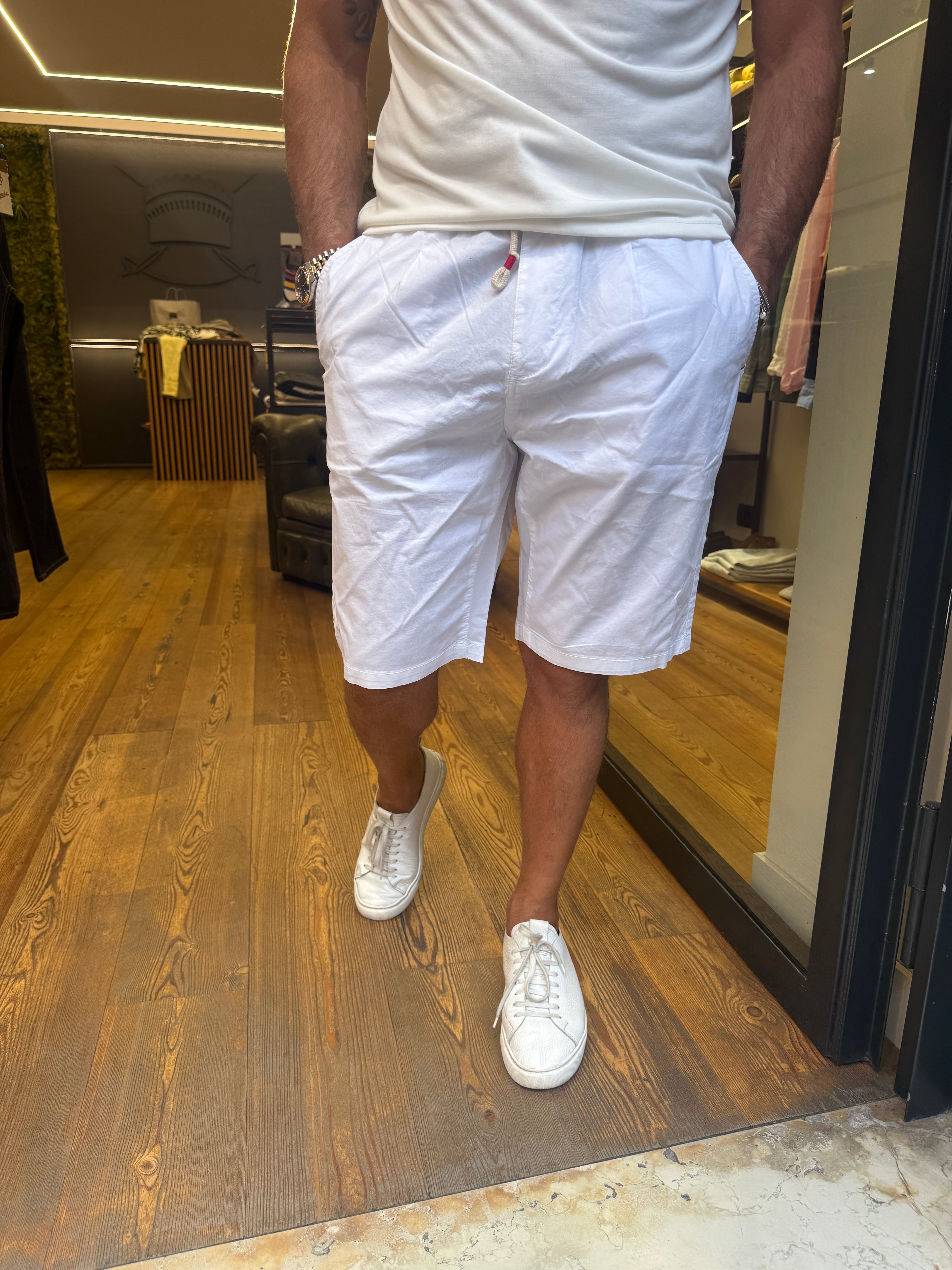 Trez: bermuda con laccetto