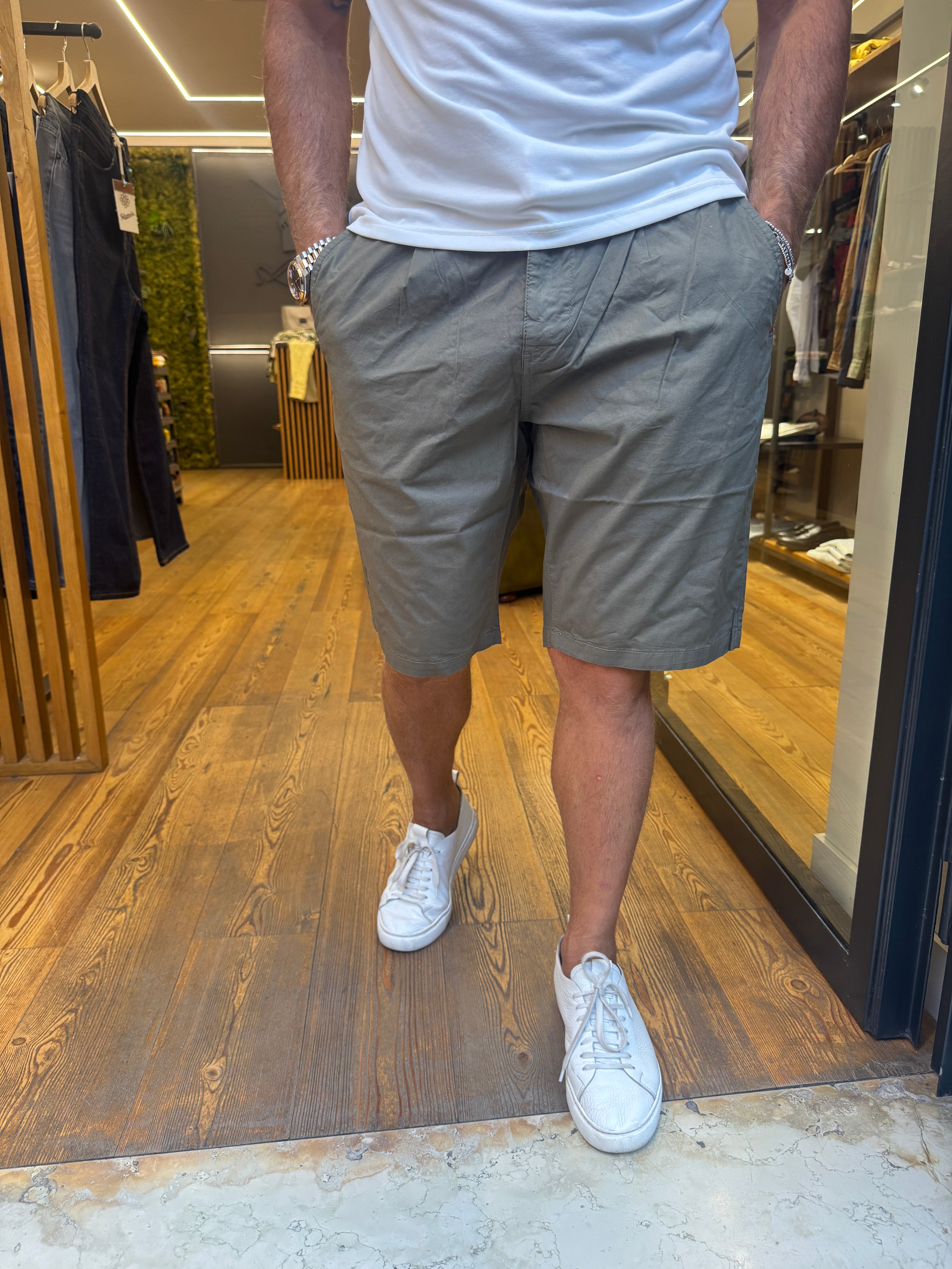 Trez: bermuda con laccetto