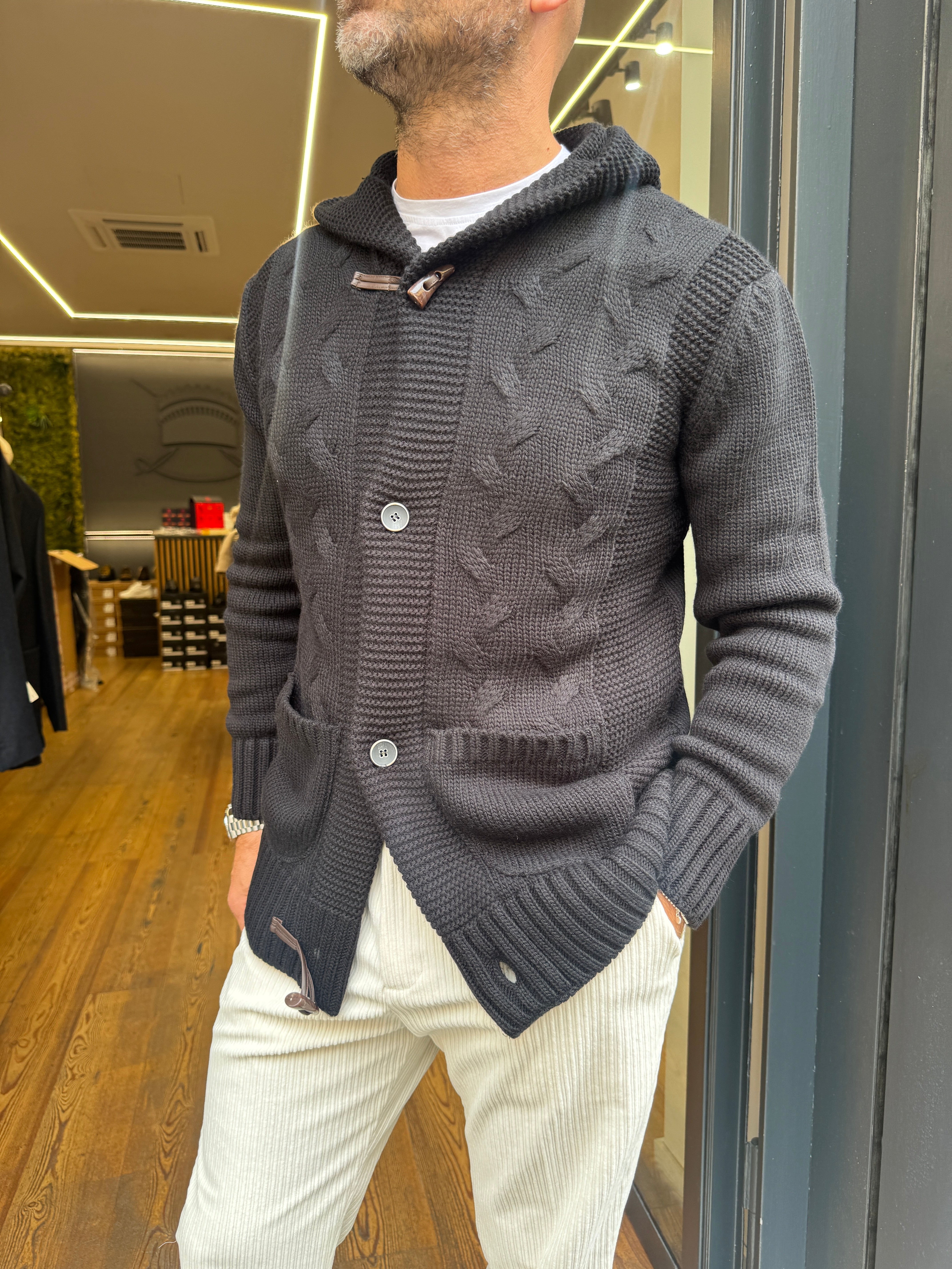 Asheville: Cardigan sciallato in maglia con cappuccio