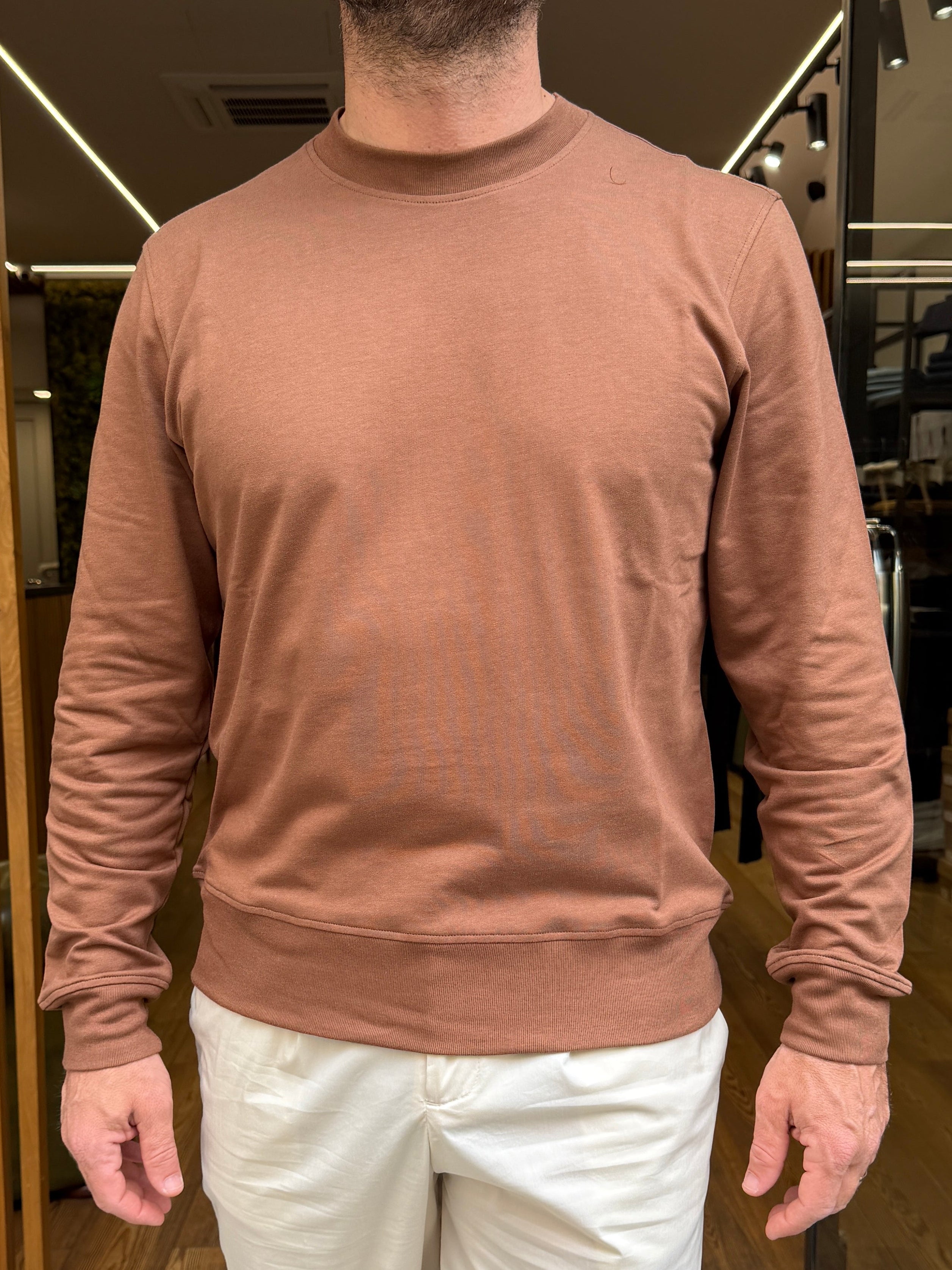 RED: T-shirt Essential manica lunga