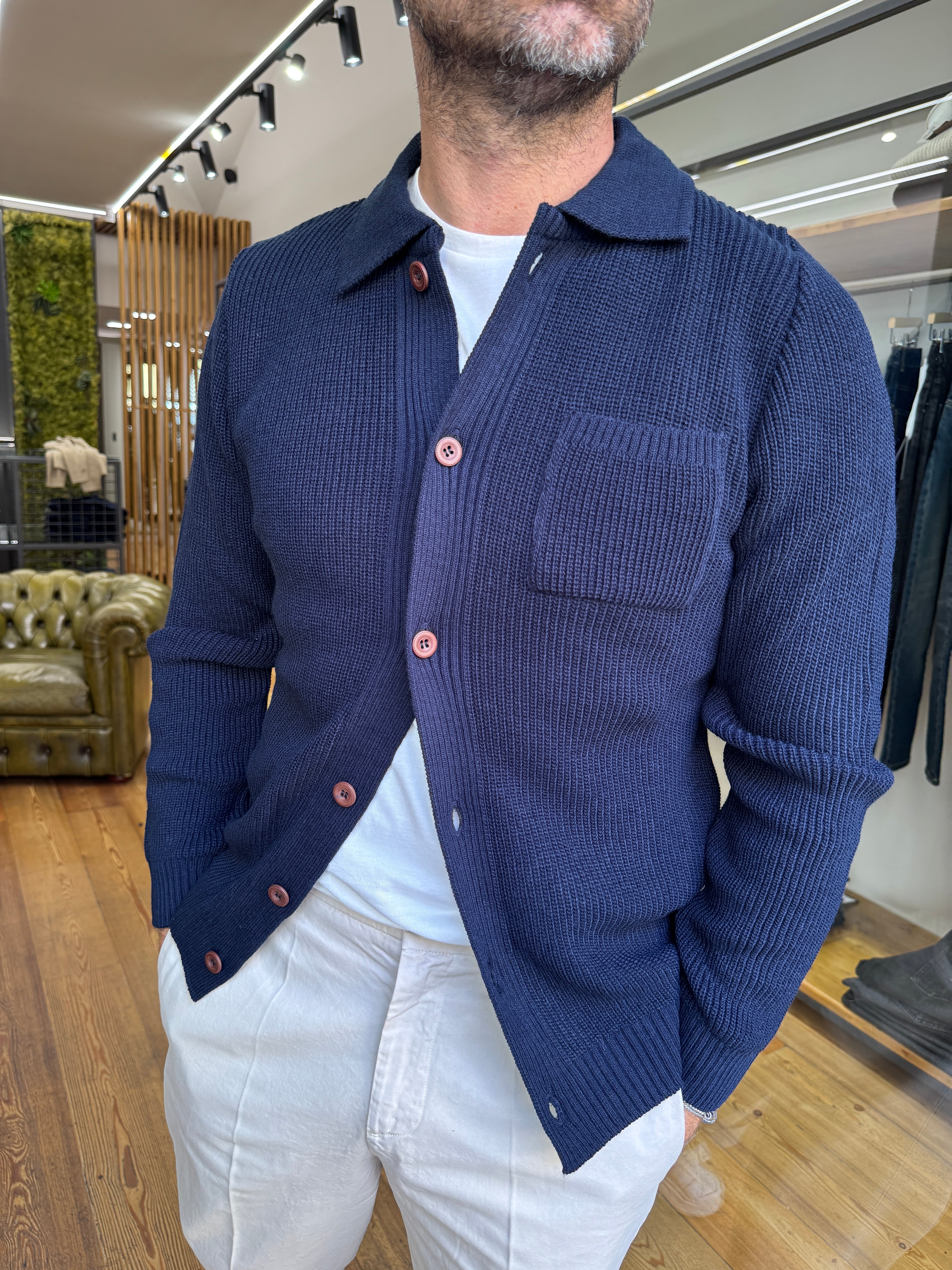 Lio- Cardigan with buttons