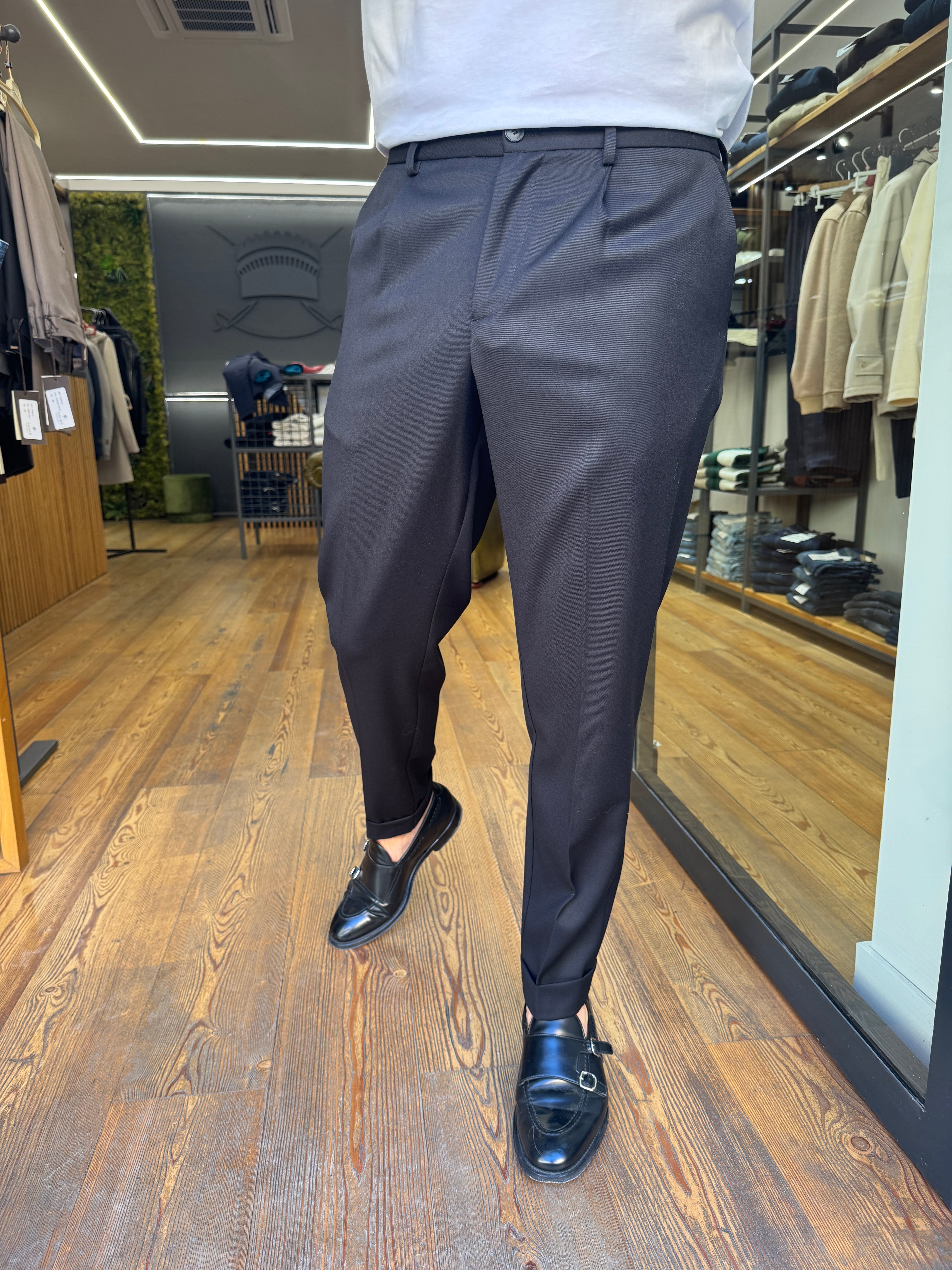 BEIJING - TROUSERS WITH PLEATS