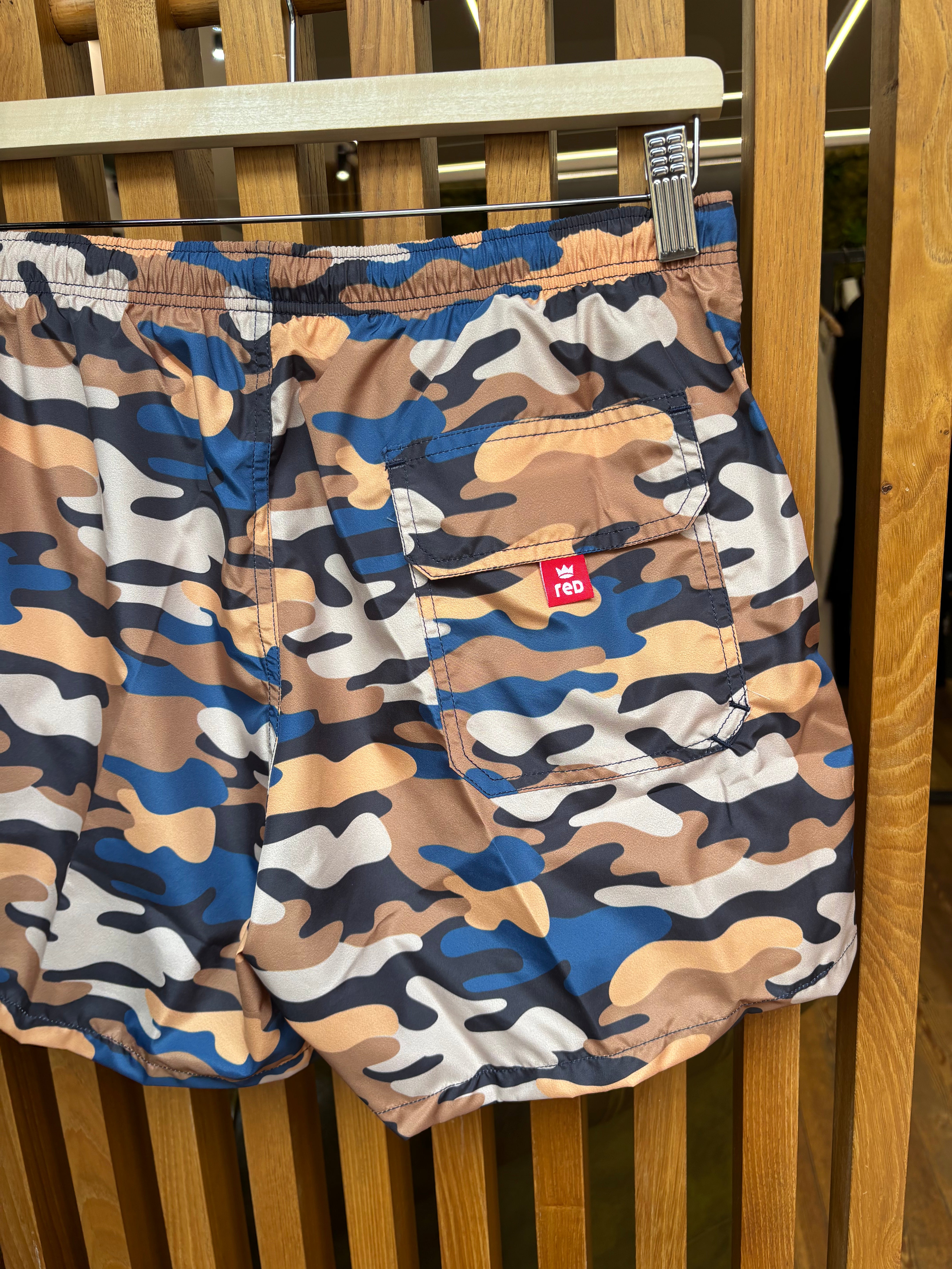 RED: Costume Camouflage